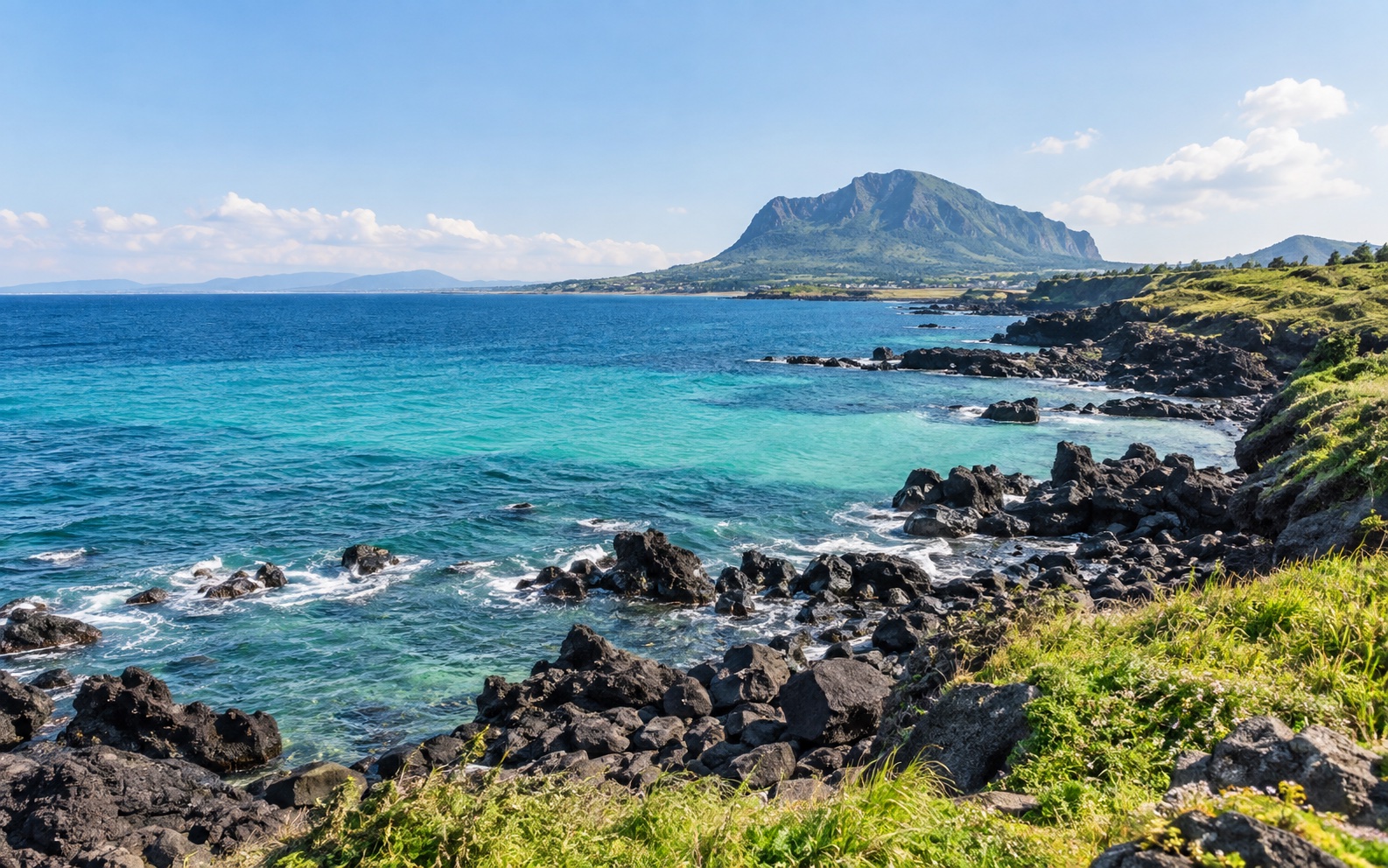 济州岛的碧海与火山岩